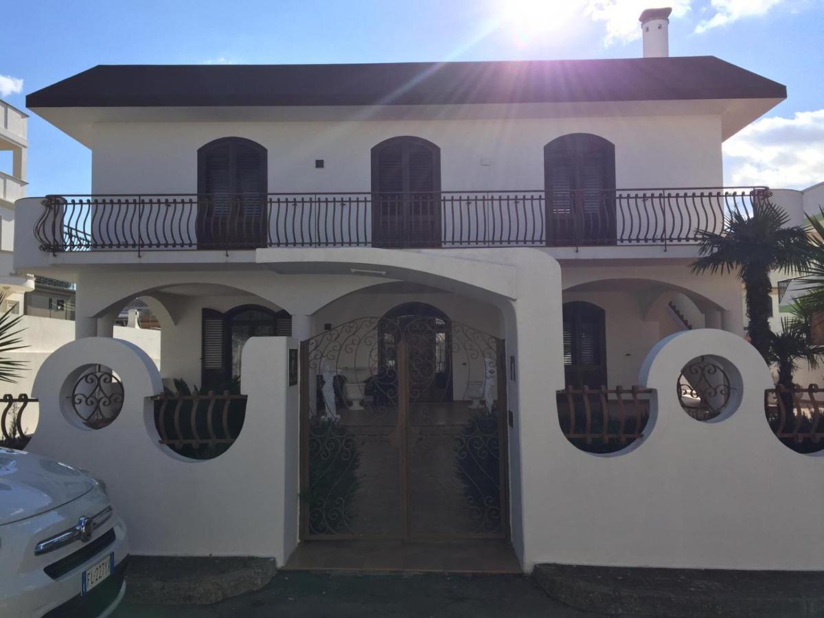 B&B Black-And-White Gallipoli Exterior foto