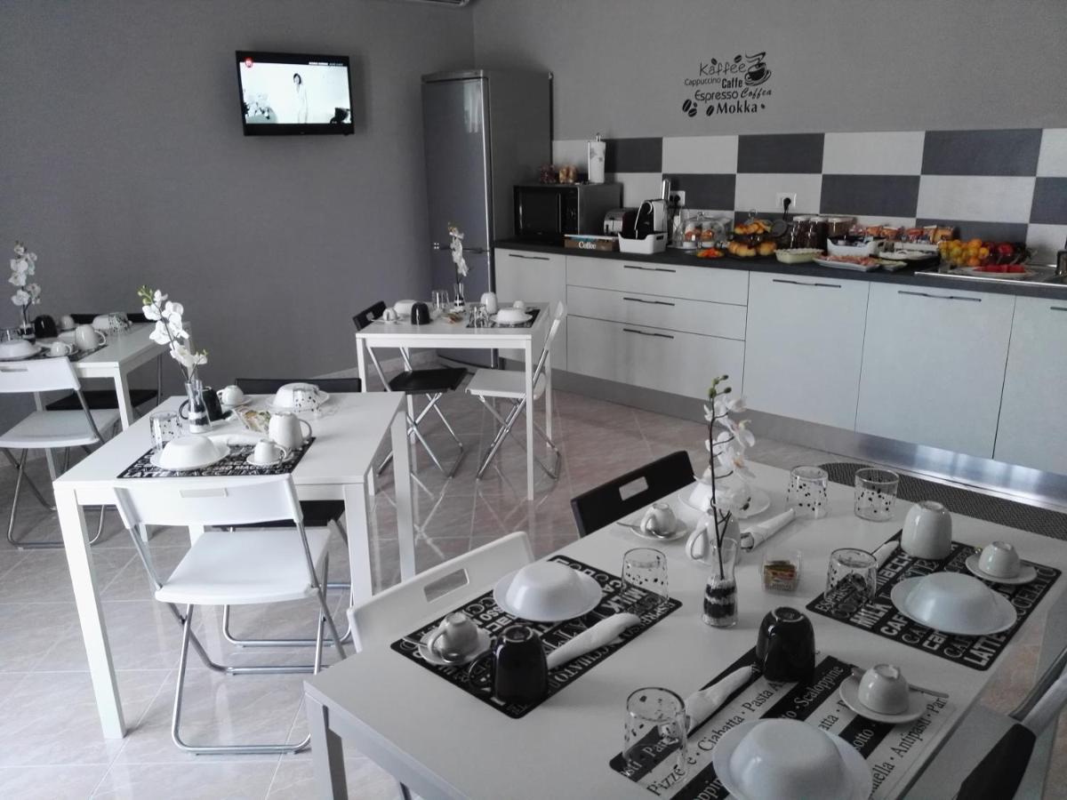 B&B Black-And-White Gallipoli Exterior foto